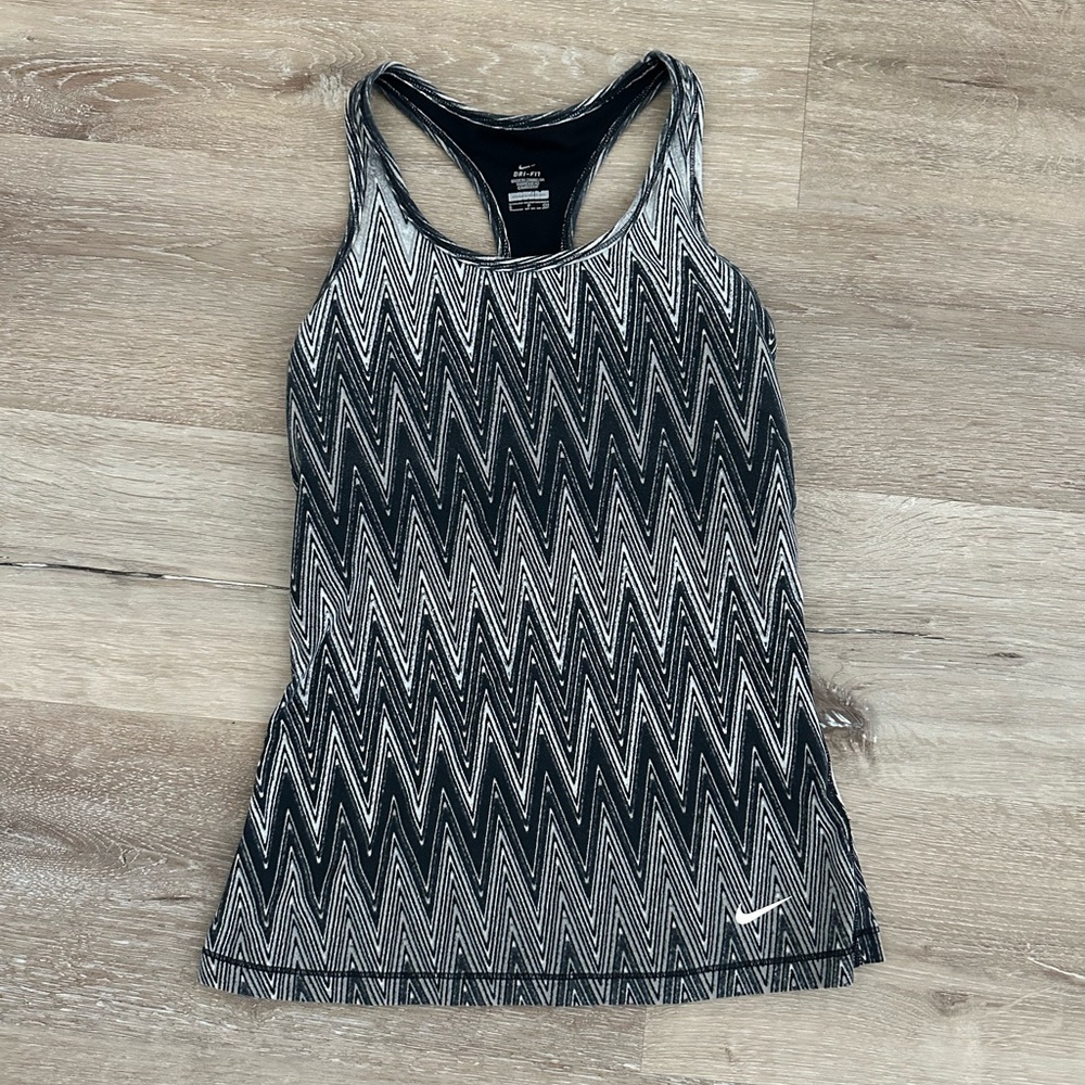 Nike Black and Gray Fitted Graphic Tank Top